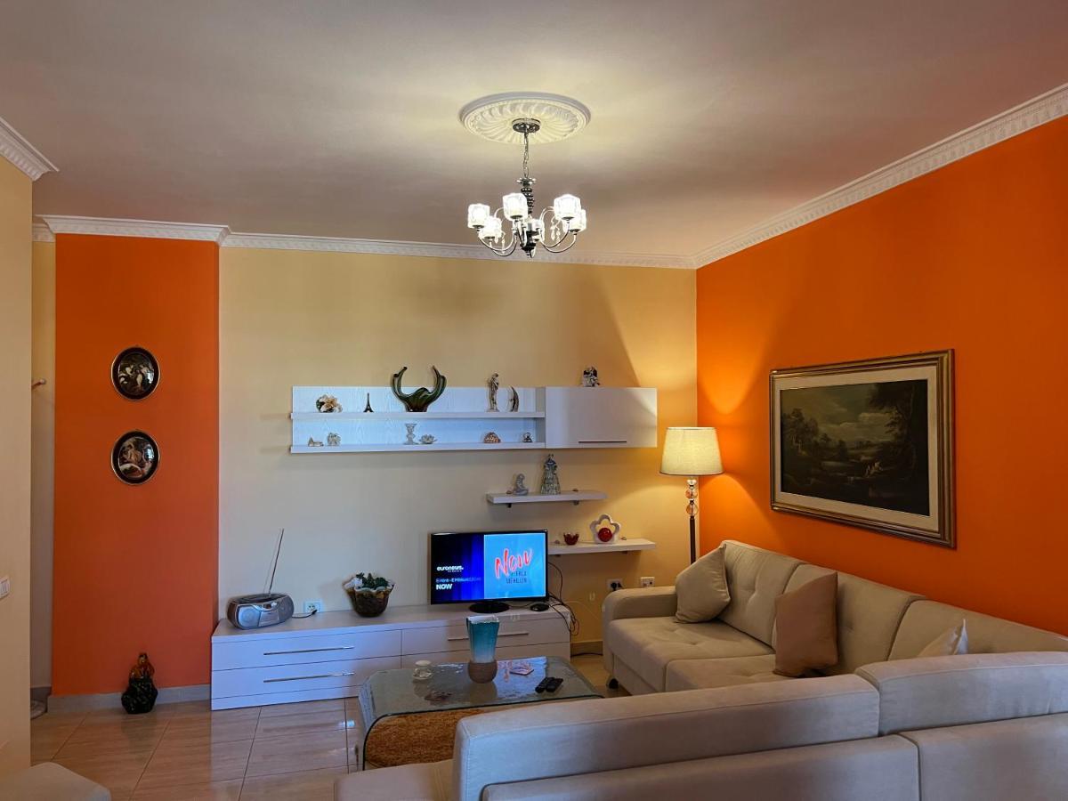 City Center Apartment In Shkodër Extérieur photo