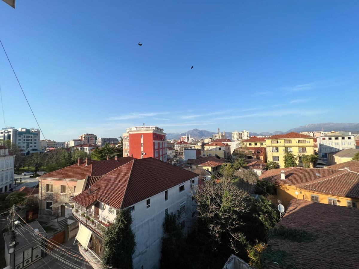 City Center Apartment In Shkodër Extérieur photo